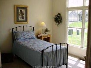 2nd bedroom
