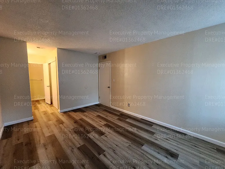 709 Deseret Way — Photo 23