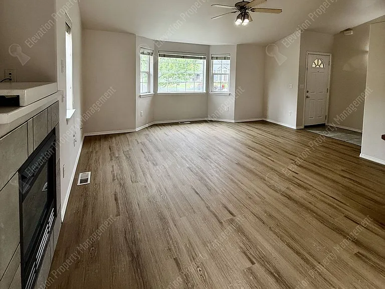 1299 NE Glacier Ridge Rd — Photo 5