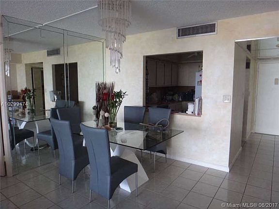 5th image of 20515 E Country Club Dr APT 1049