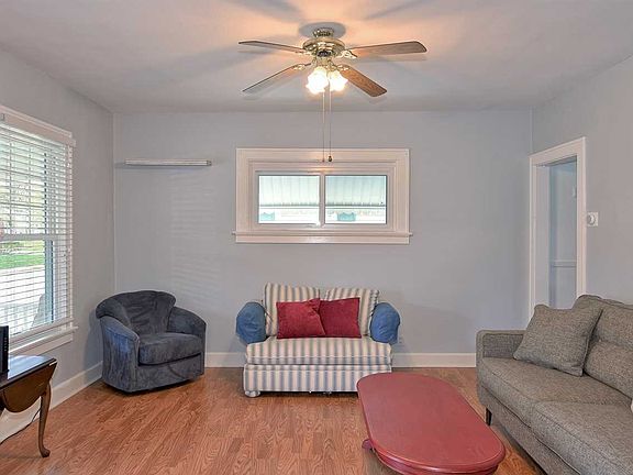 4th image of 204 Herndon Dr