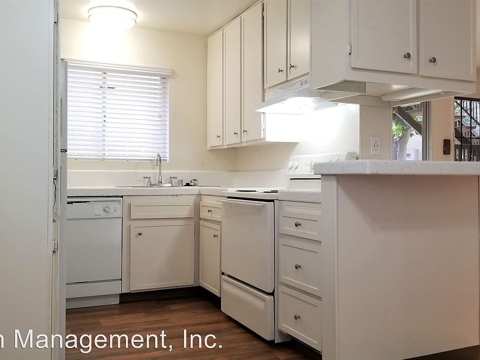 1st image of 1029 N Mollison Ave APT 7