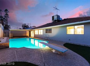 3969 Meadowglen Dr, Las Vegas, NV 89121