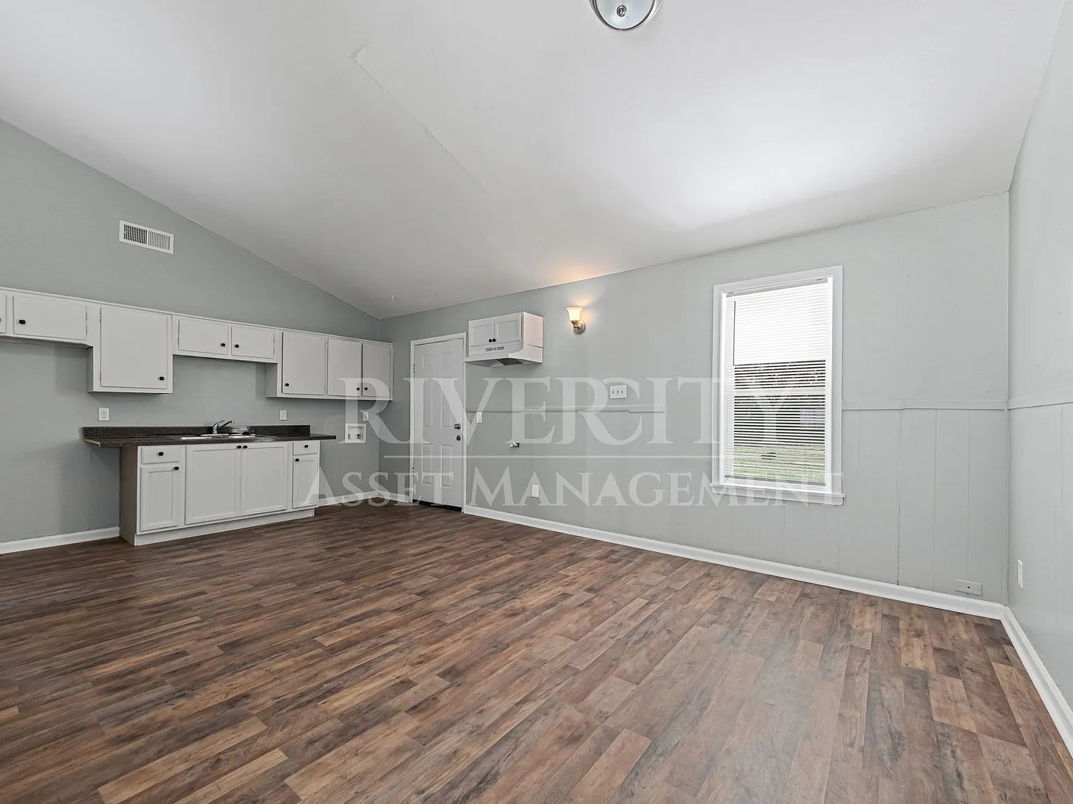 3520 Pueblo Avenue - 1 — Photo 4