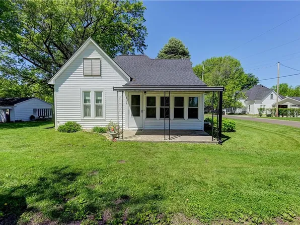 308 N 1st St, Gower, MO 64454