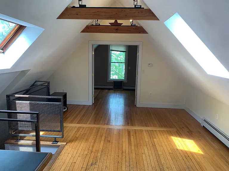 27 Young St #2 — Photo 8