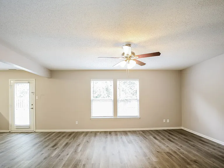 9102 Cardinal Flower Ct — Photo 4