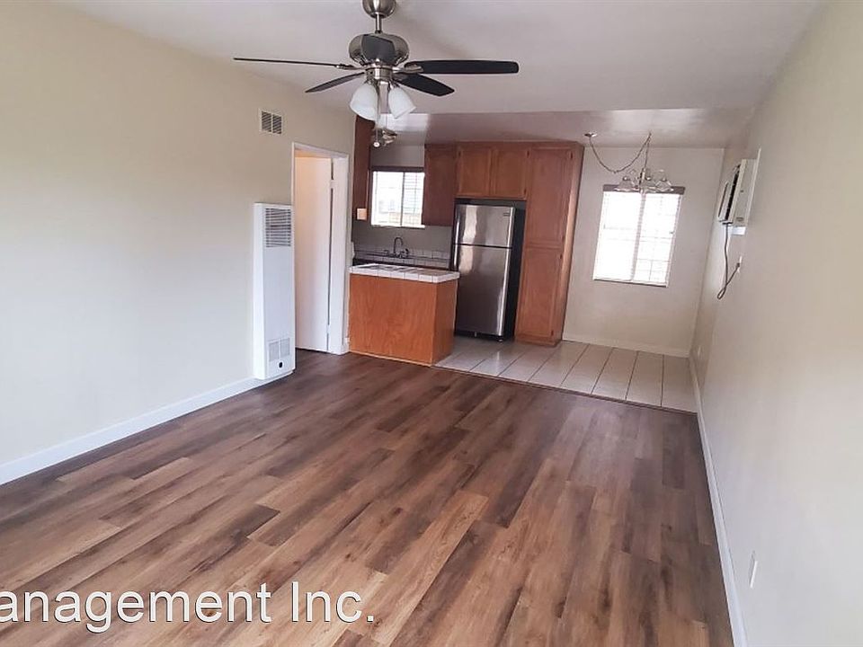 1st image of 13532 Vanowen St #1