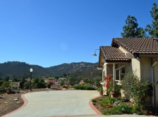 2147 Camino Dr, Escondido, CA 92026