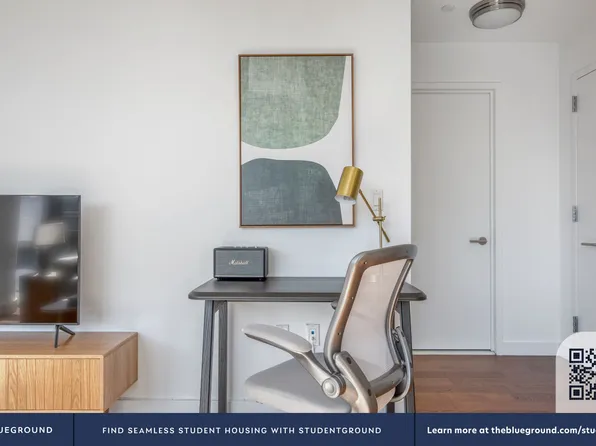 435 West 31st Street image 6 of 38