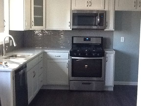 Kitchen - quartz countertops