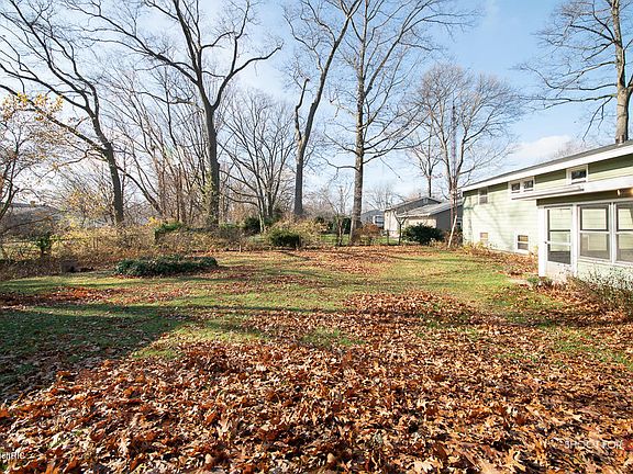 4th image of 1847 Southwood Ave