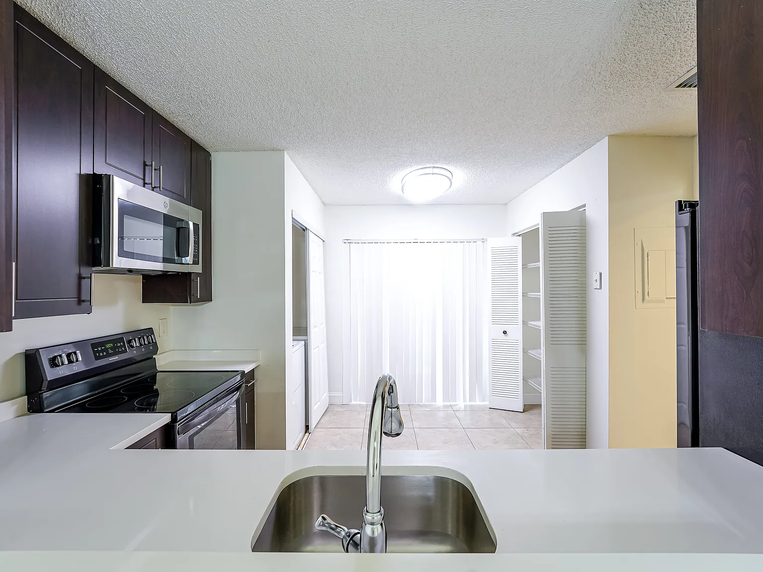 Oakwood Apartments — Photo 4