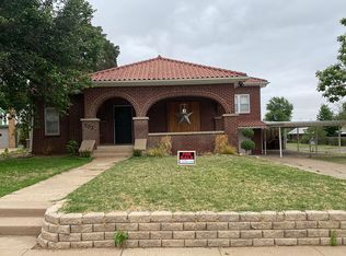702 W 5th St, Clarendon, TX 79226