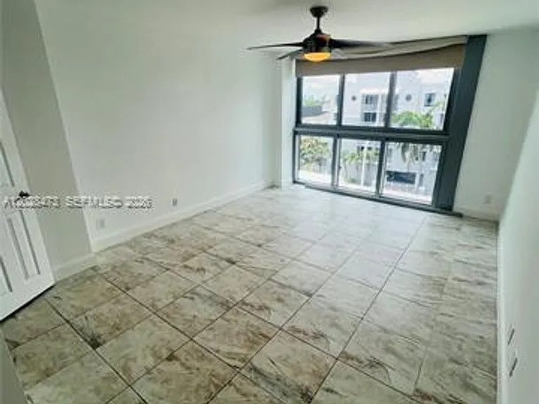 2655 Collins Avenue Cu #602 — Photo 17