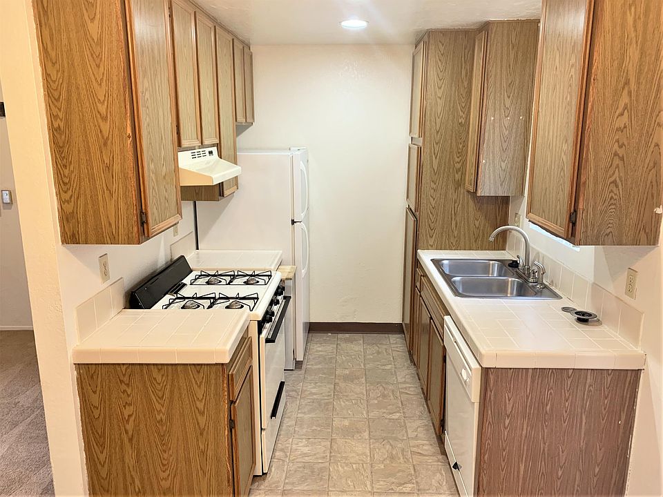 2nd image of 4327 Temecula St Unit 2