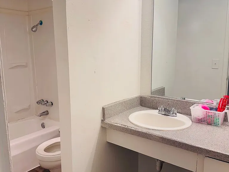 Campus Pointe Apartments — Photo 47