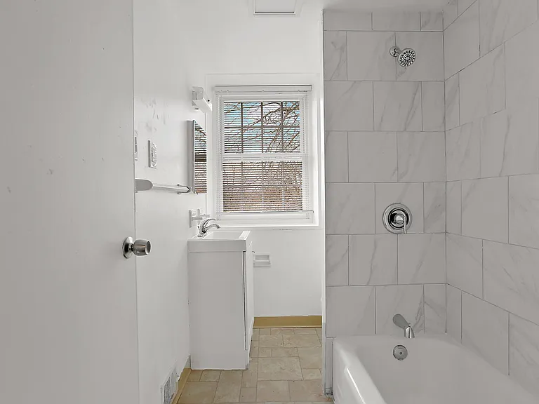 1615 Wycliffe Ave — Photo 7