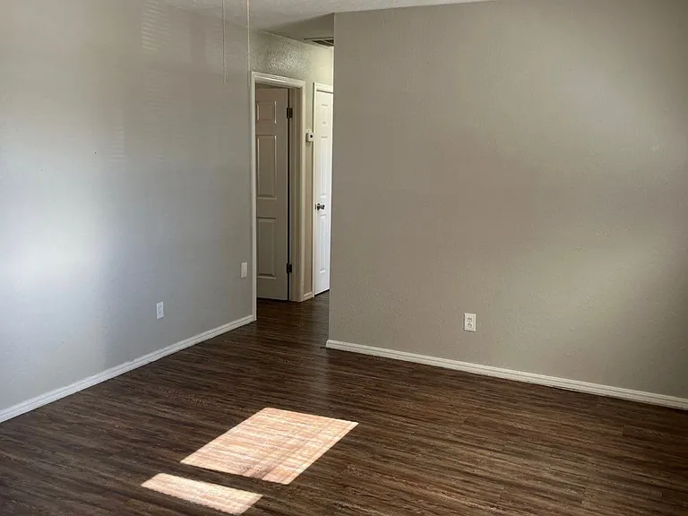 955 SW 4th Pl — Photo 21