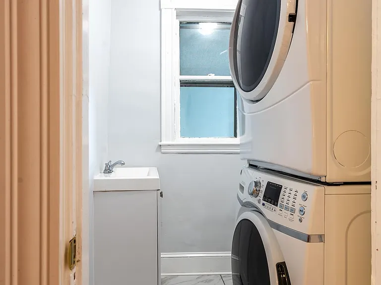 53 Saxton St #2 — Photo 6