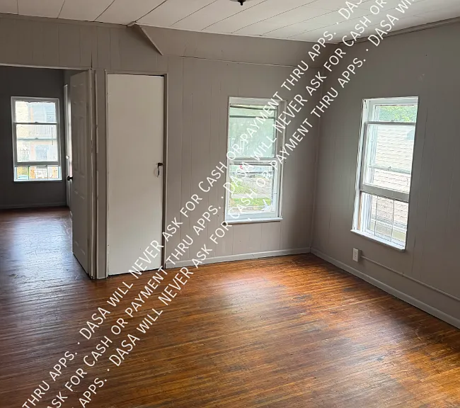 115 Parkway #UPPER — Photo 2