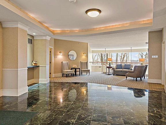 4th image of 5985 Rowland Rd APT 204