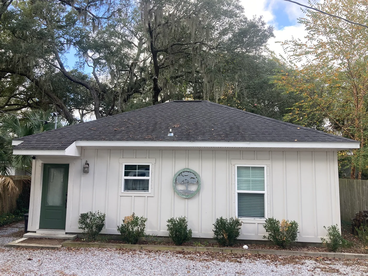 2 bed, 750 sqft, $2,100 — Photo 1