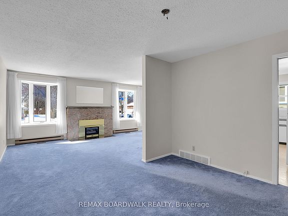 2nd image of 116 Old Colony Rd