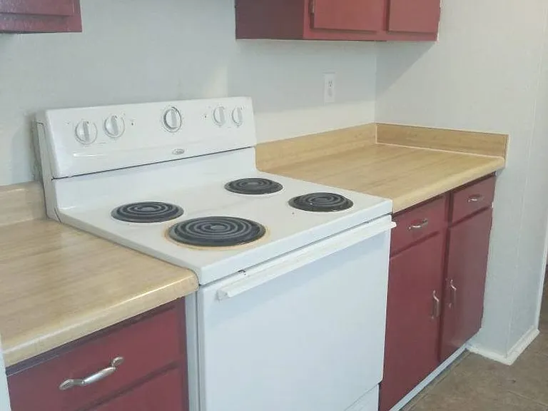 Woodland Trace Apartments — Photo 31