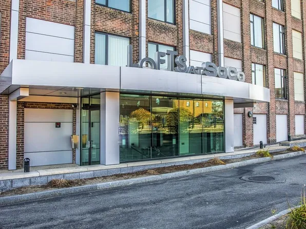 147 Centre St APT 508, Brockton, MA 02302