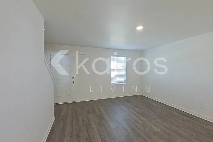4 bed, 3.0 bath, 1774 sqft, $1,985 — Photo 3