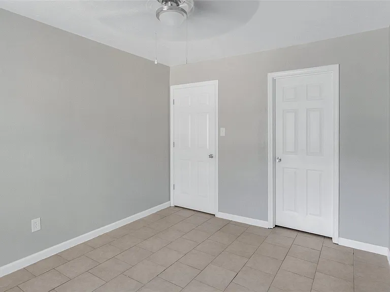 122 E Crosstimbers St #106 — Photo 10
