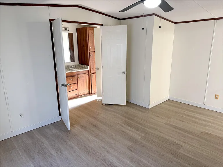 39 County Road 3478 — Photo 12