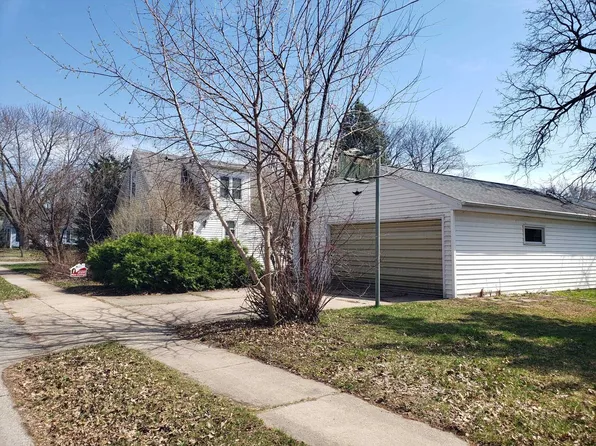 1845 Mitchell St, Oshkosh, WI 54901
