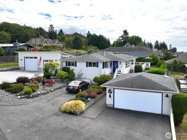 4104 Scatchet View Drive, Clinton, WA 98236