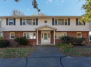 26 College St APT 2, Clinton, CT 06413