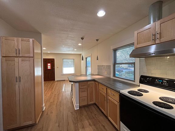 View from kitchen into livingroom
