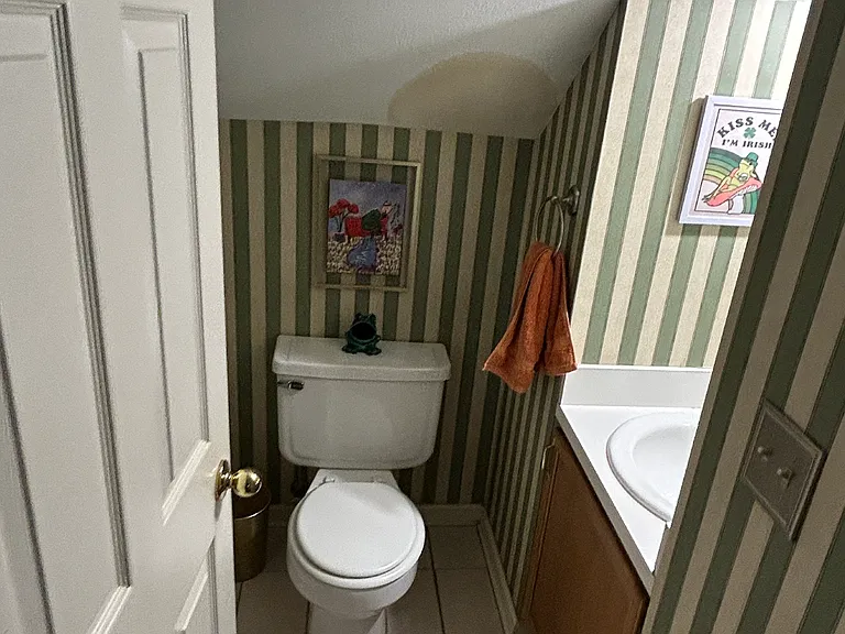 1742 Nestlewood Ln — Photo 18