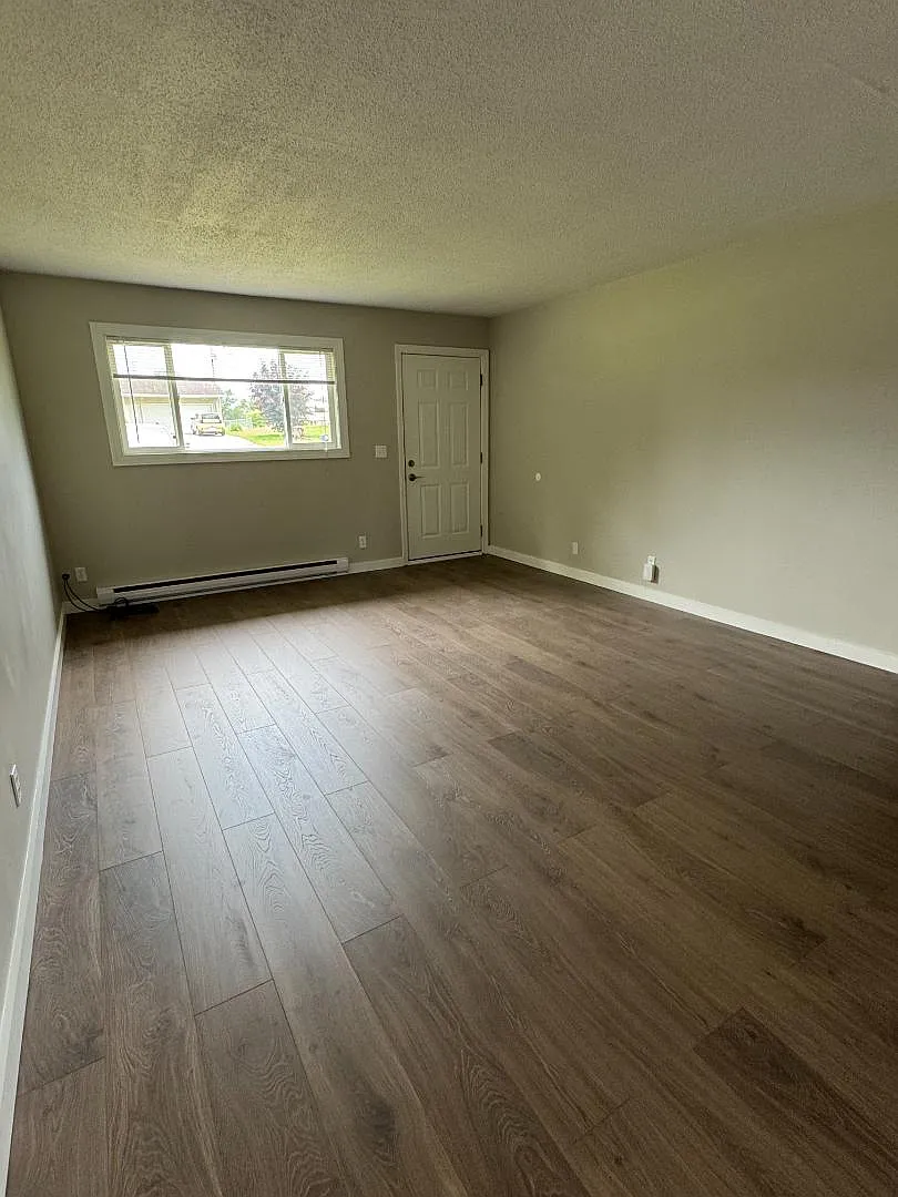 4837 Greenfield Dr - 1 — Photo 2