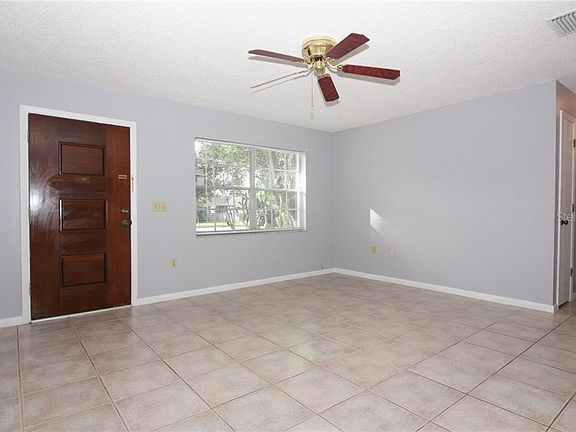 4th image of 1059 E Lombardy Dr