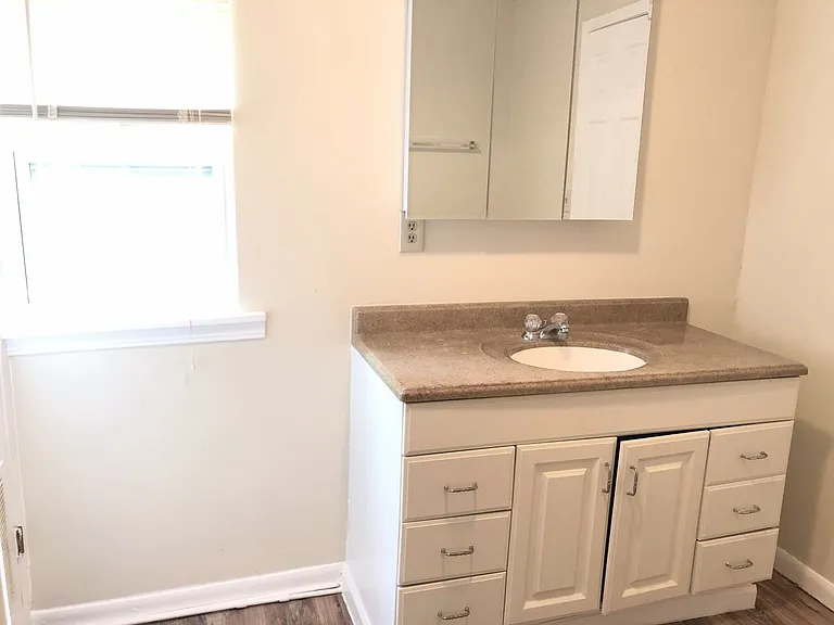 528 N Grandview St — Photo 6