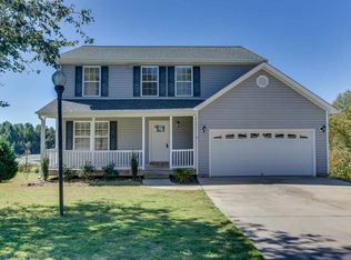 2 Country Knolls Dr, Greer, SC 29651