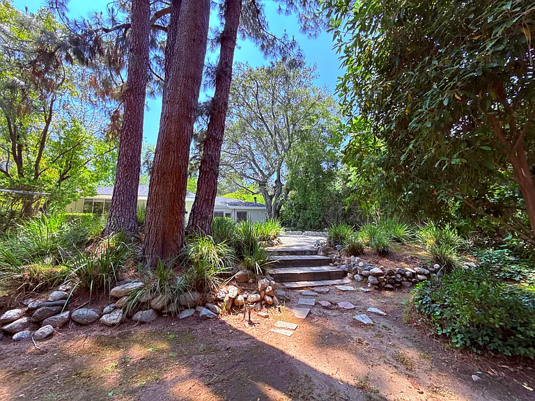 1240 Wellington Ave — Photo 31