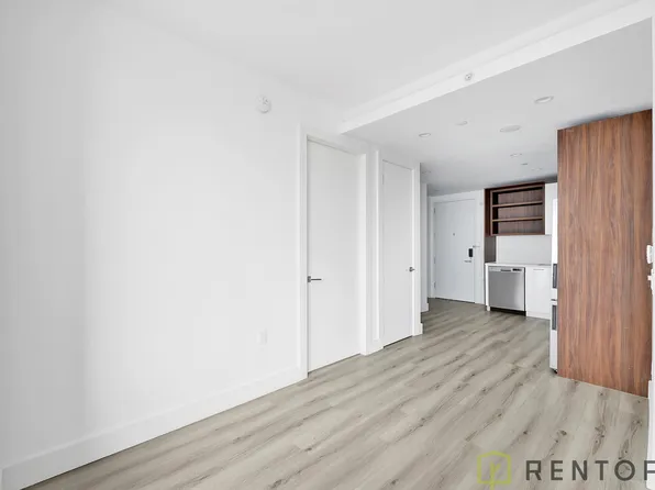 224 East 135th Street 2305 image 2 of 28