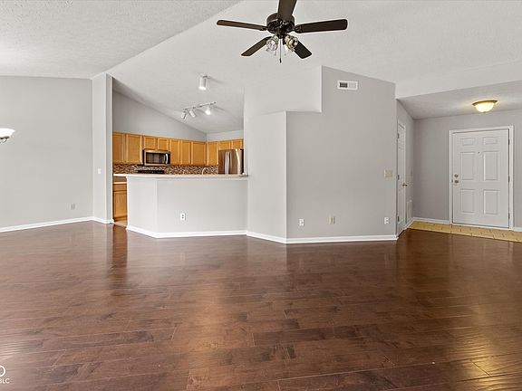 3rd image of 6848 Caro Dr