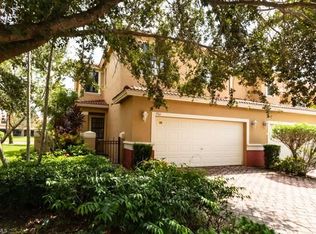 7561 Bristol Cir, Naples, FL 34120