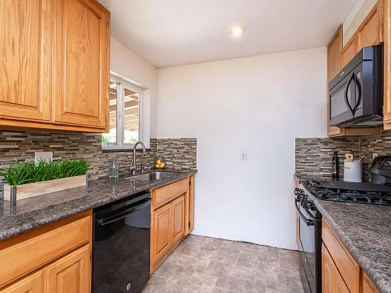 8801 Steven Ave — Photo 2
