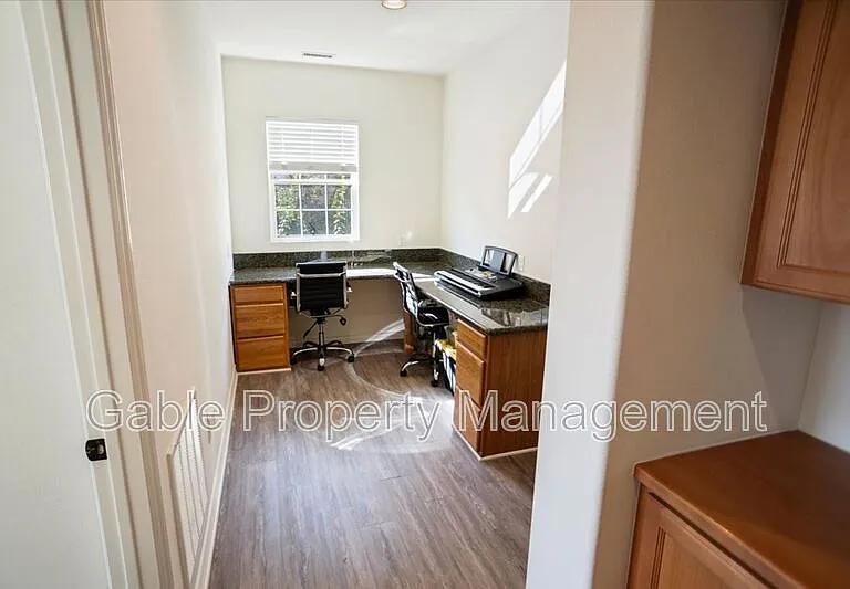 26155 Lone Rock Ct — Photo 20