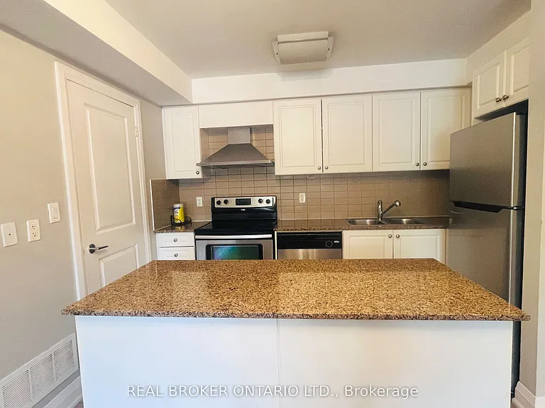 320 John St #214 — Photo 10