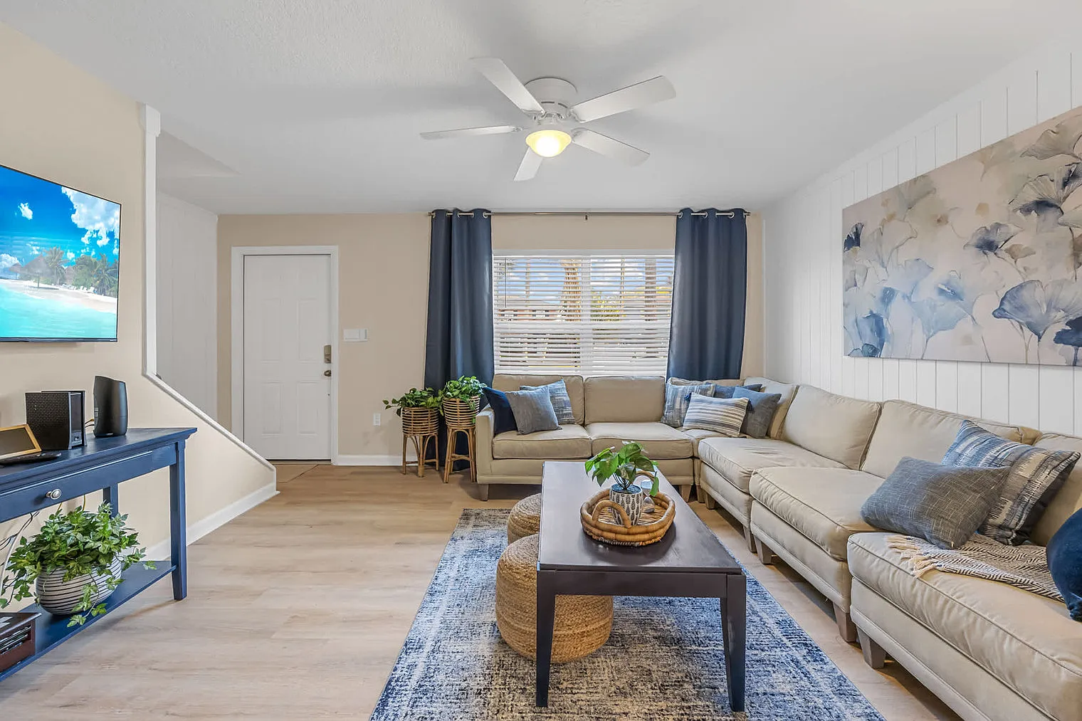 2 bed, 1.0 bath, $2,726 — Photo 1